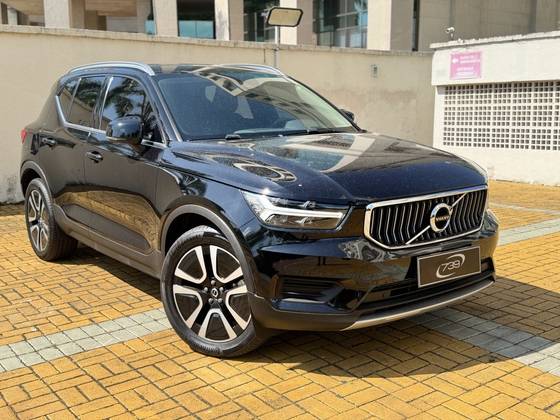 VOLVO XC40 1.5 T5 RECHARGE MOMENTUM GEARTRONIC